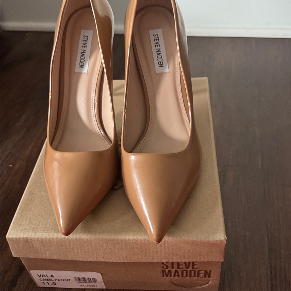 Steve Madden Tan Heels Elegant Design